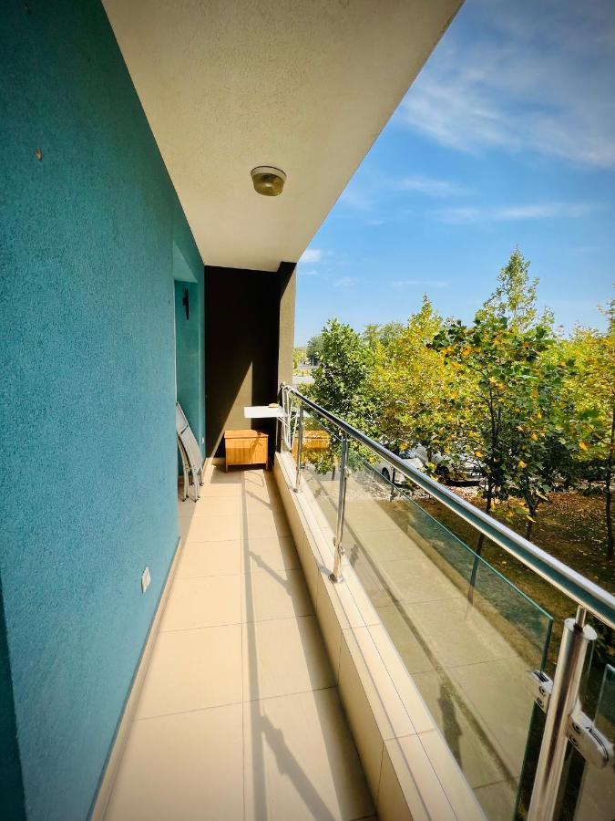 Апартаменты The Airport Loft Отопени Экстерьер фото